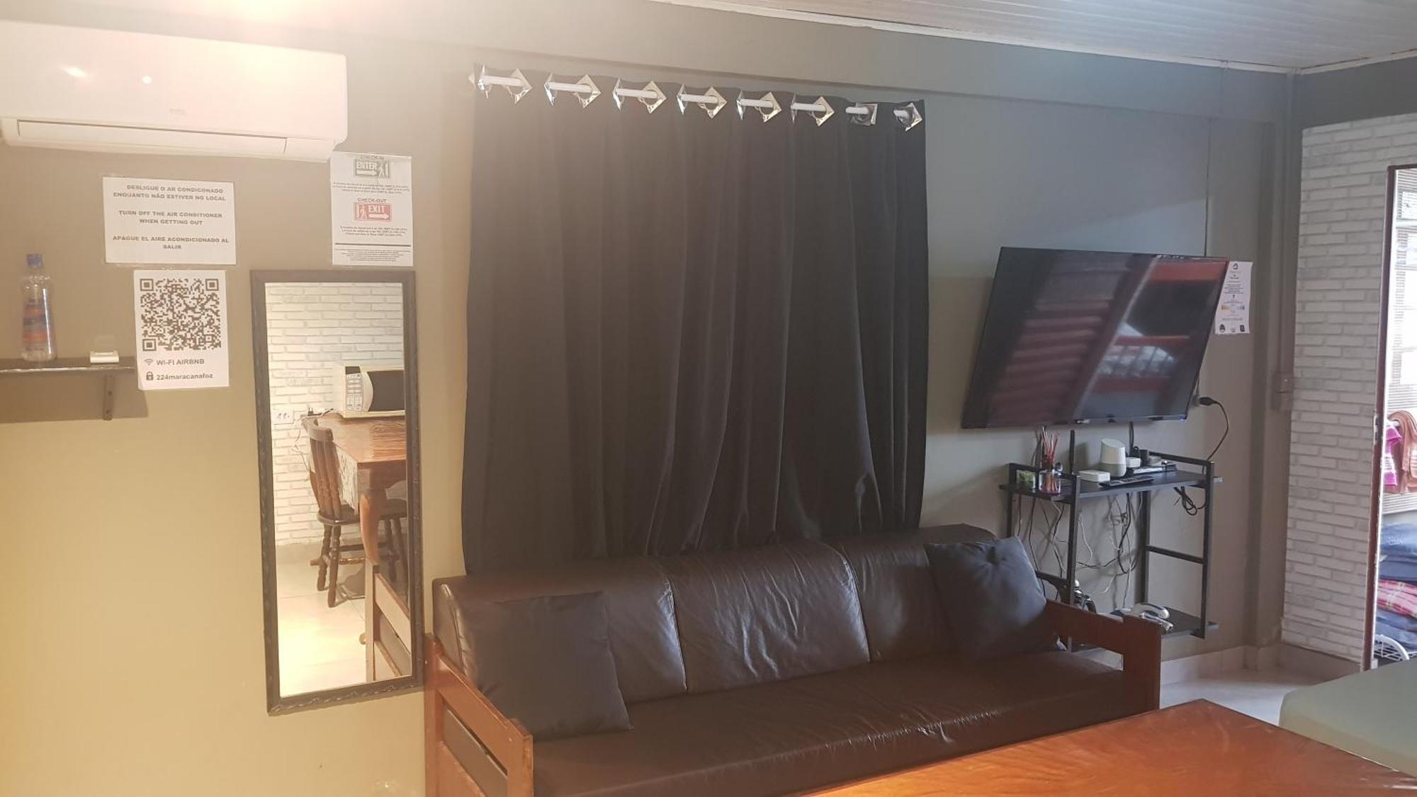 伊瓜苏Casa No Centro De Foz! Ar-Condicionado, Smart Tv, Wi-Fi, Cozinha, Ventilador E 4 Camas公寓 外观 照片